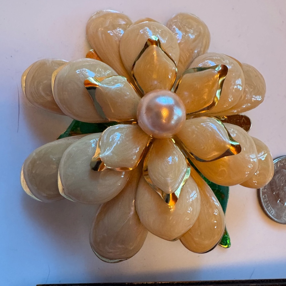 Joan Rivers Cream and Gold Floral Brooch